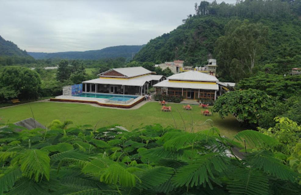 Four Banyans Spirit & Nature Resort Raipur  Luaran gambar
