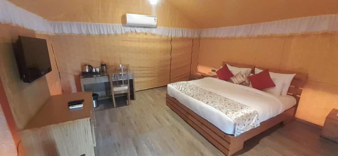Four Banyans Spirit & Nature Resort Raipur  Luaran gambar