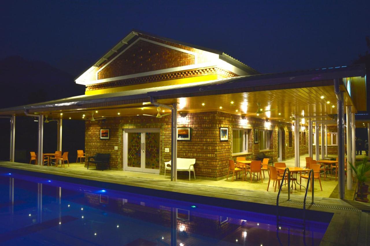 Four Banyans Spirit & Nature Resort Raipur  Luaran gambar
