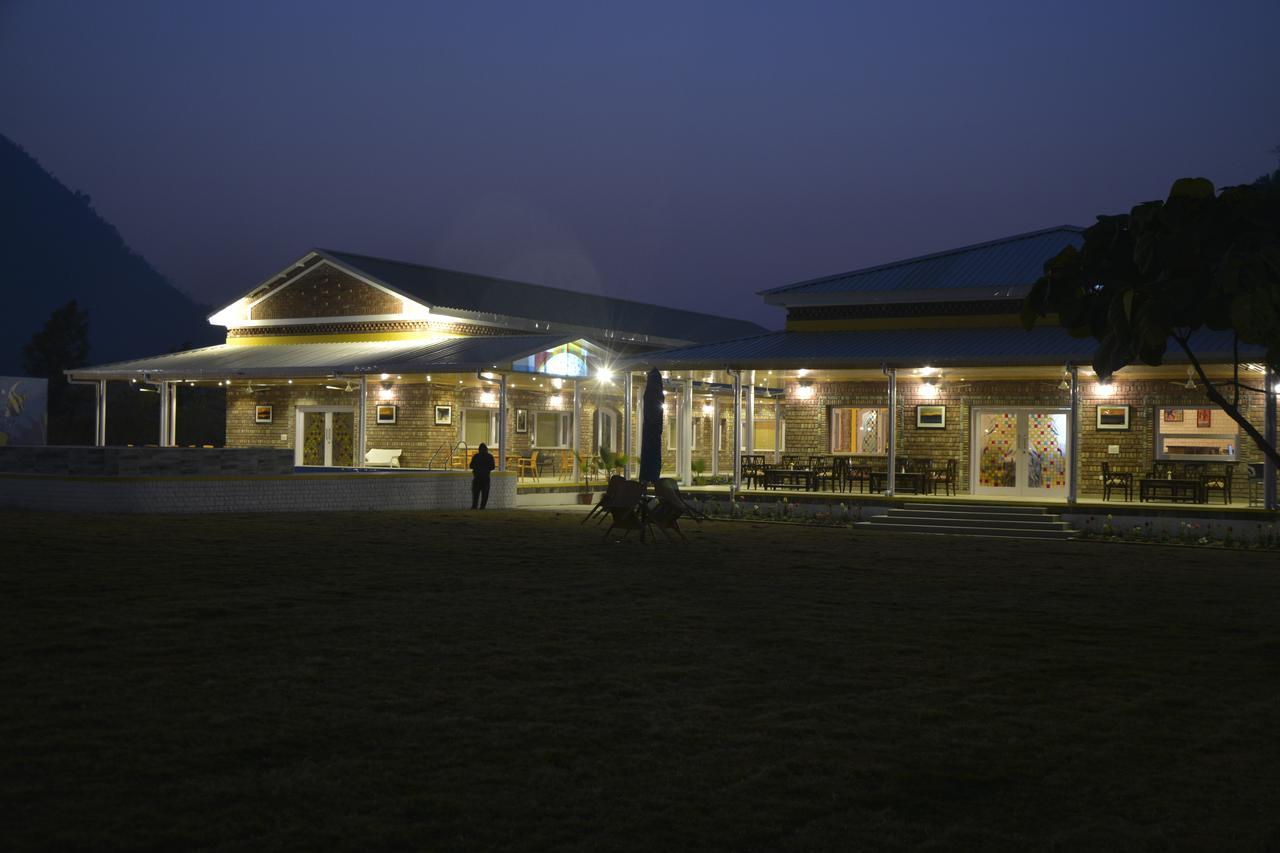 Four Banyans Spirit & Nature Resort Raipur  Luaran gambar