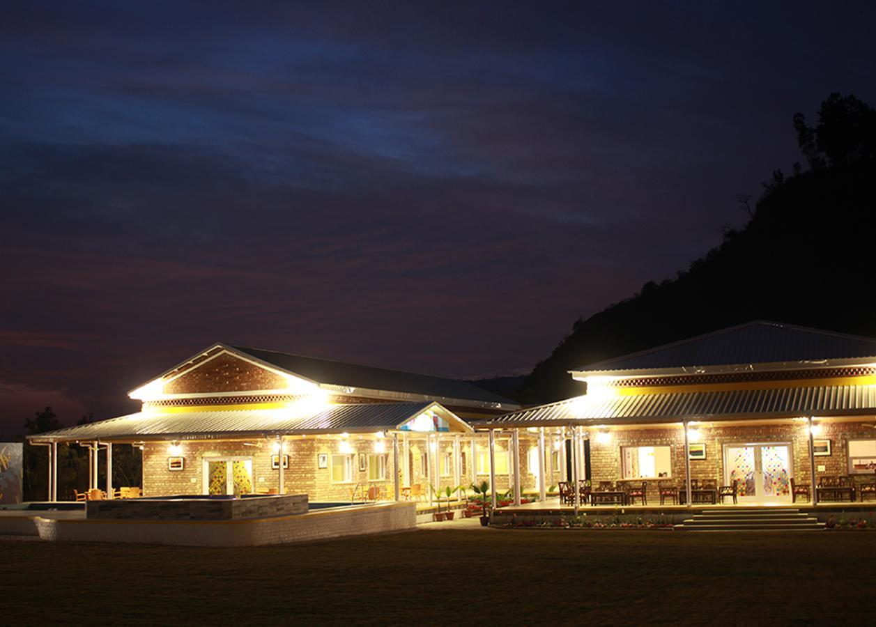 Four Banyans Spirit & Nature Resort Raipur  Luaran gambar